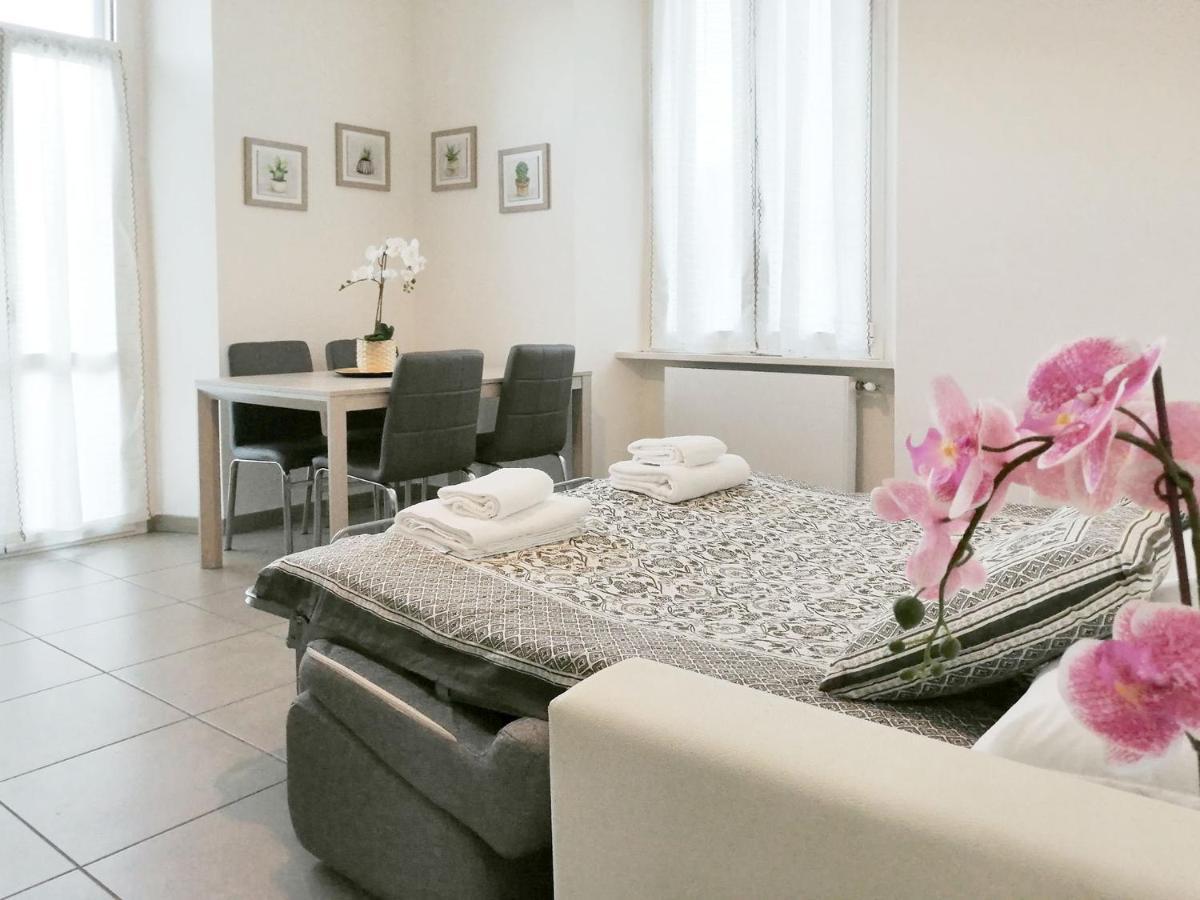 Appartamento Aida - Near The Center With Private Parking E Ac Como Luaran gambar