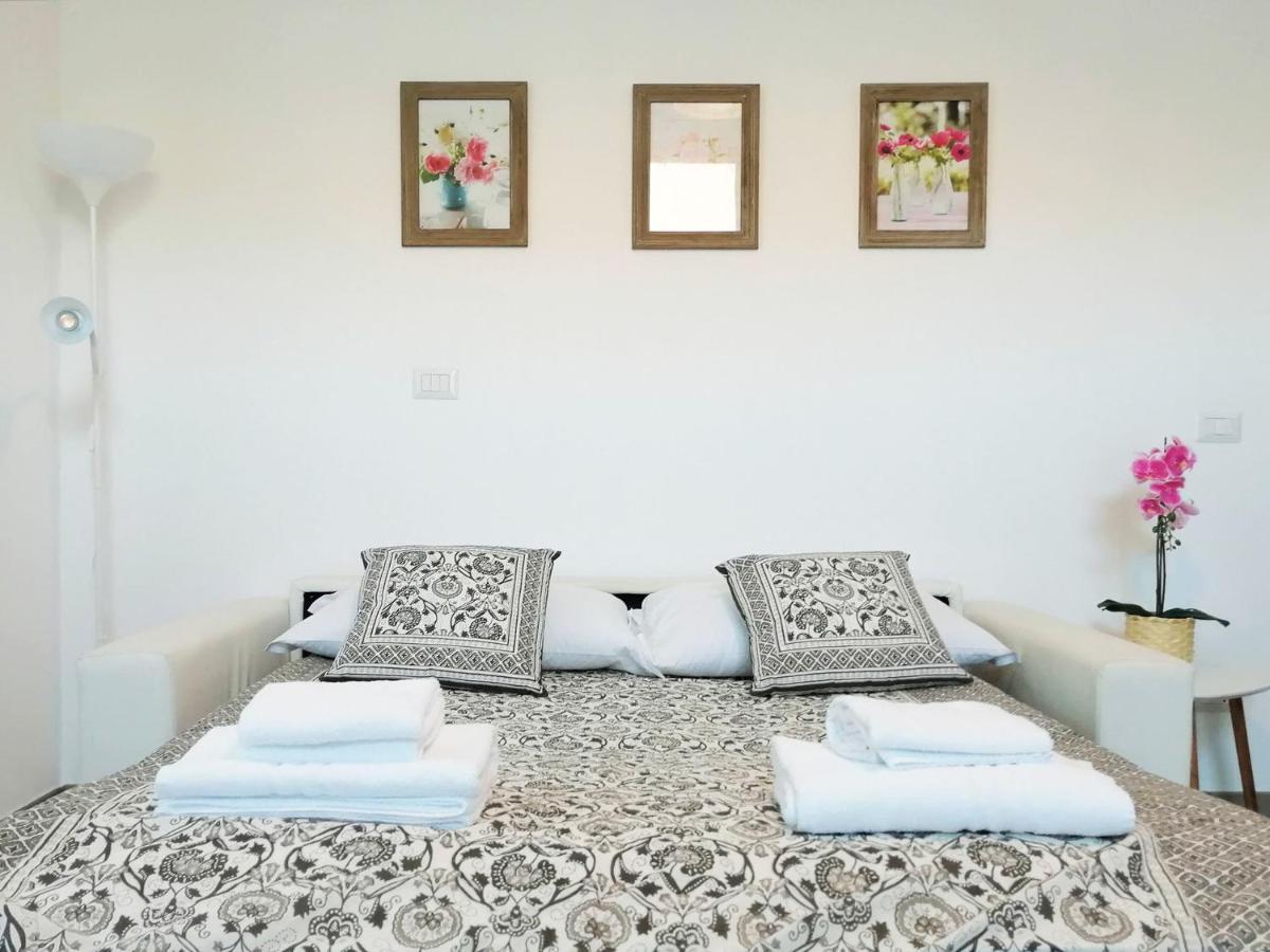 Appartamento Aida - Near The Center With Private Parking E Ac Como Luaran gambar
